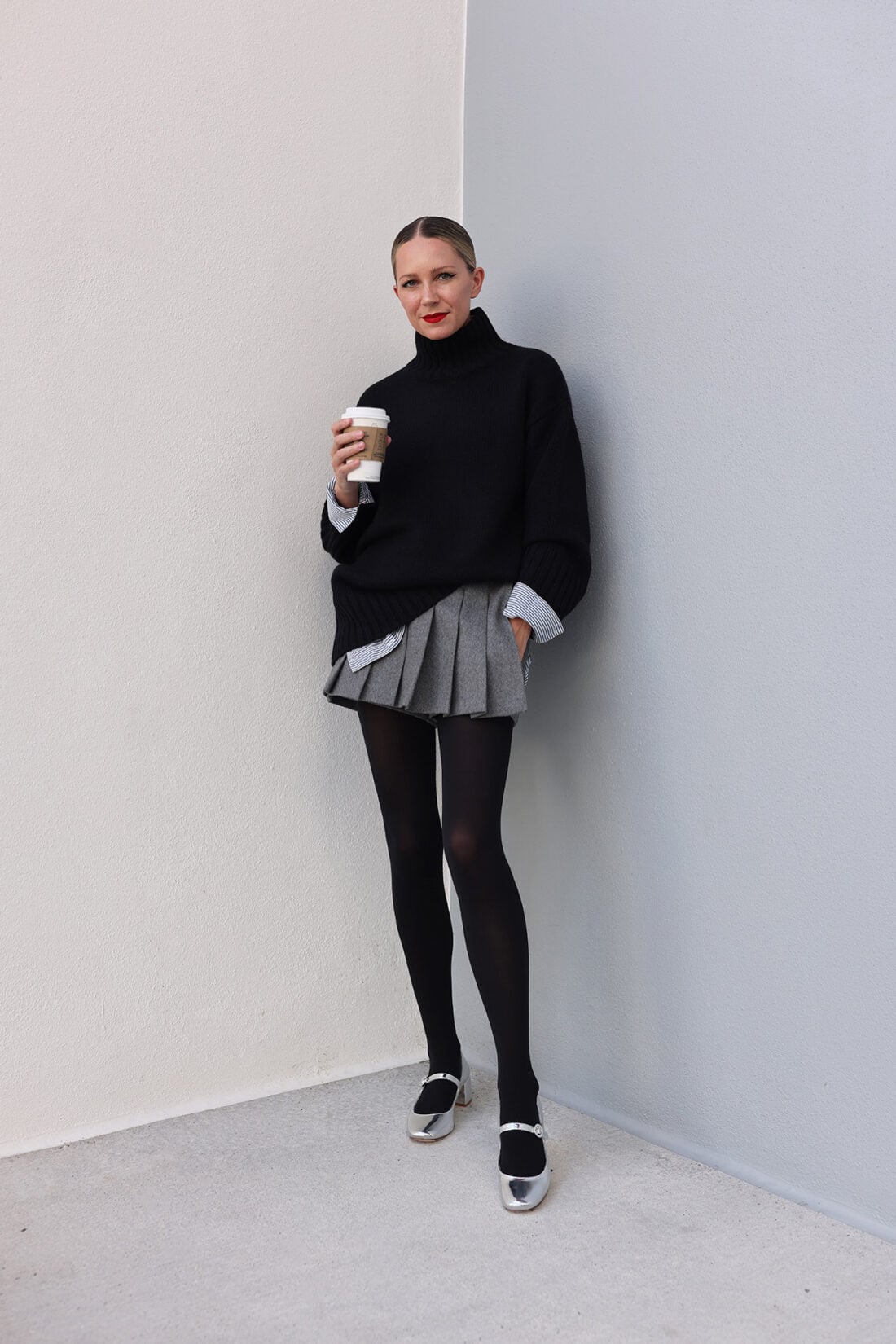 mini skirt outfit idea, mini skirt with turtleneck